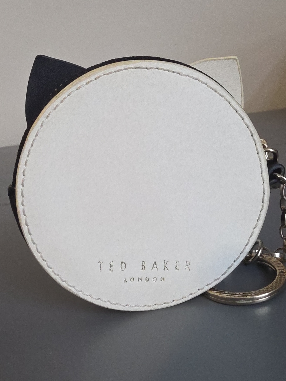TED BAKER LONDON Tabbiee Cat Coin Keychain - Picture 5 of 10